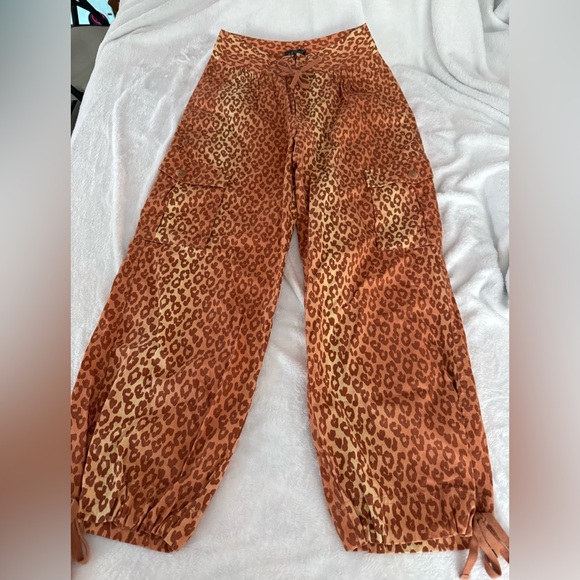 VENUS Pants - Venus Burnt Orange Brown Animal Print Denim Jogger Pants Size 4 NWOT Mom Jeans